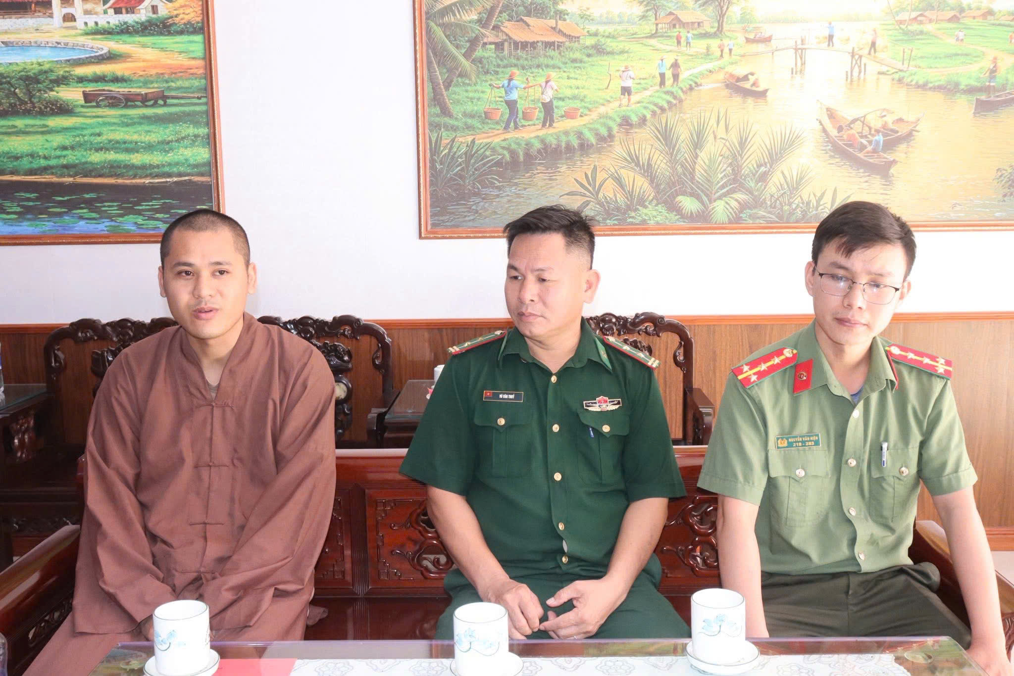 Anh-tin-bai